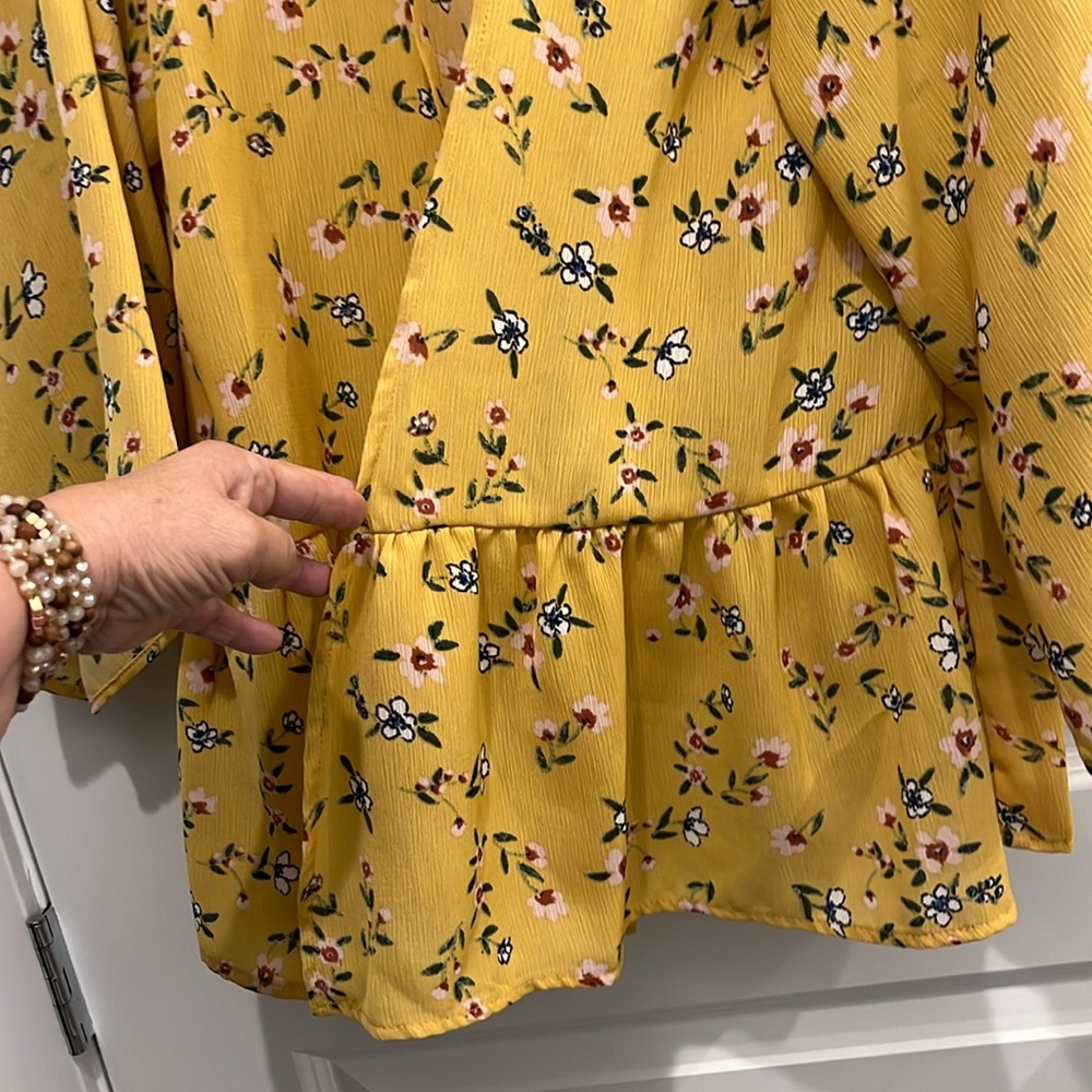 Liberty Love Kimono Vibrant Yellow Floral Women’s size L - Picture 5 of 6